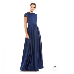 NEW Ieena for Mac Duggal hand- beaded cap sleeve A-line navy blue gown size 6